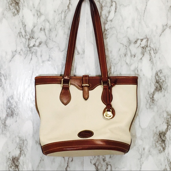 Dooney & Bourke Handbags - Vintage Dooney & Bourke Cream Leather Strap Purse!